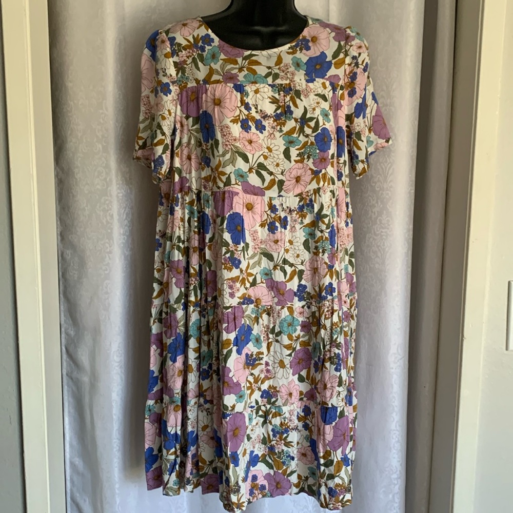 SHOP STEVIE FLORAL DRESS Sz:S